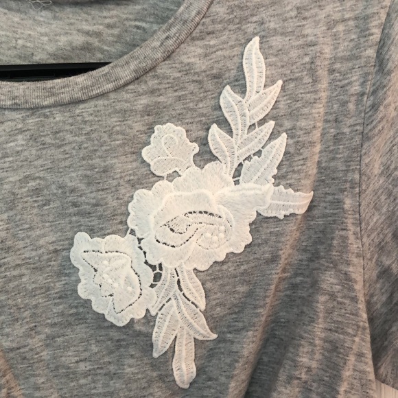 🦋2/$25🦋 garage top - Picture 2 of 5